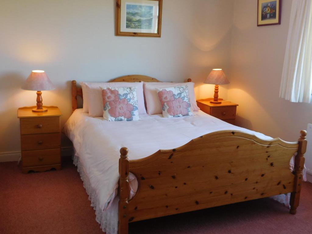 O'Briens Apartments room 1